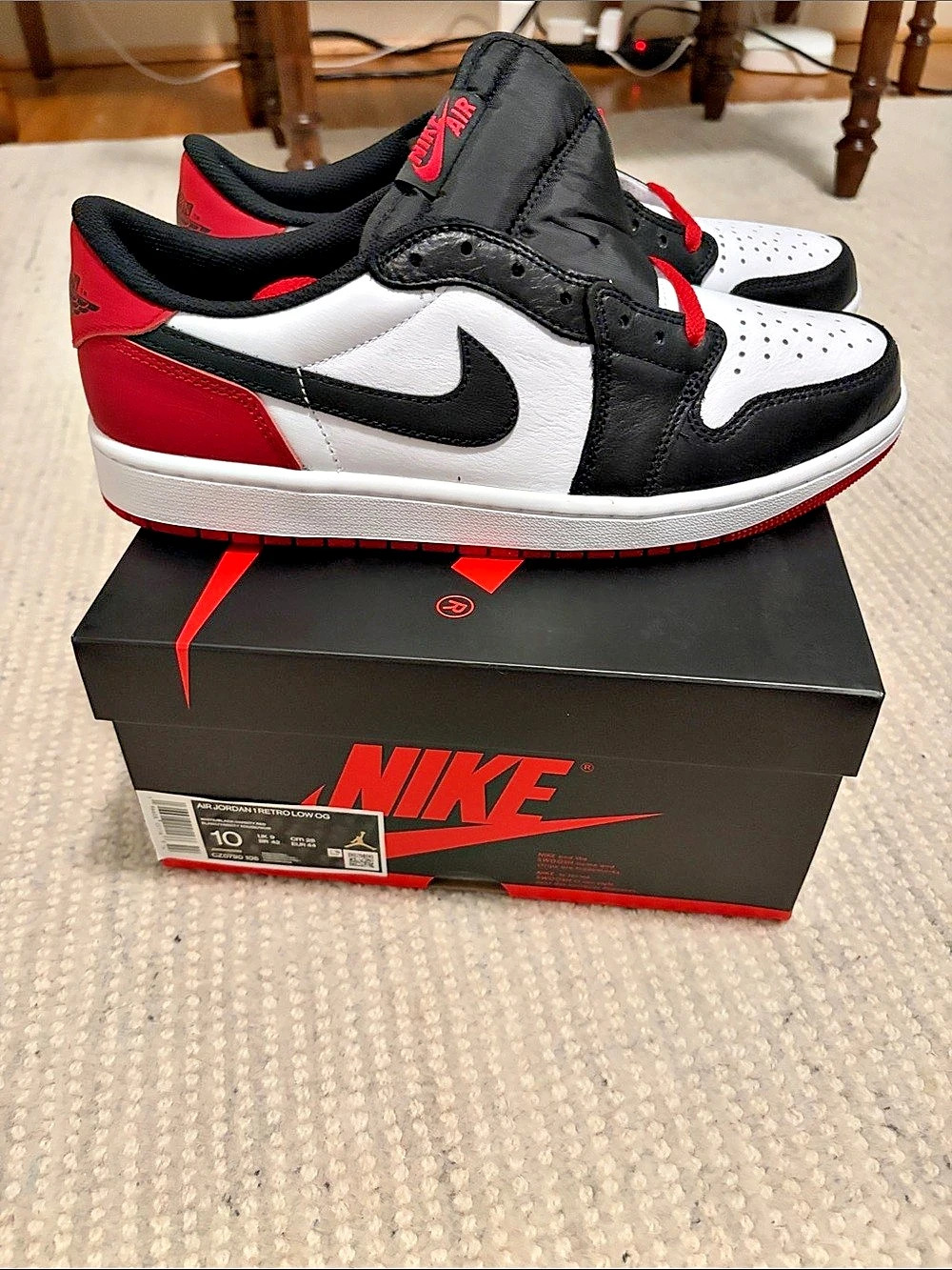 Nike Air Jordan 1 Retro Low OG Low OG Sneakers in Black & Red US 10 New in box